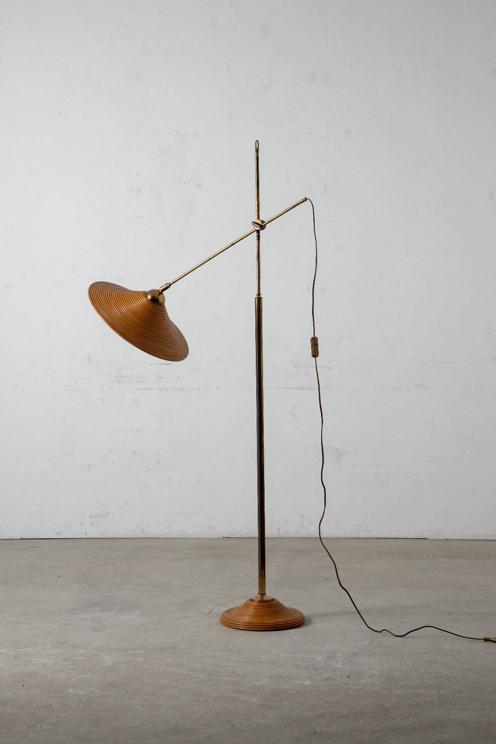 Floor Lamp in Rattan and Brass
