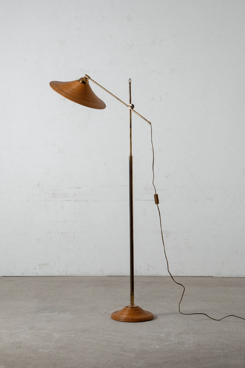 Floor Lamp in Rattan and Brass