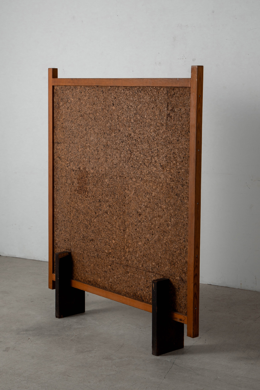 Screen in Wood and Cork