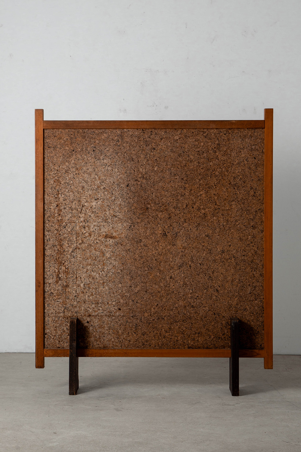 Screen in Wood and Cork