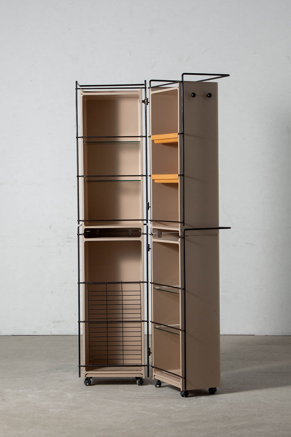 Shelf in Steel , Glass and Plastic