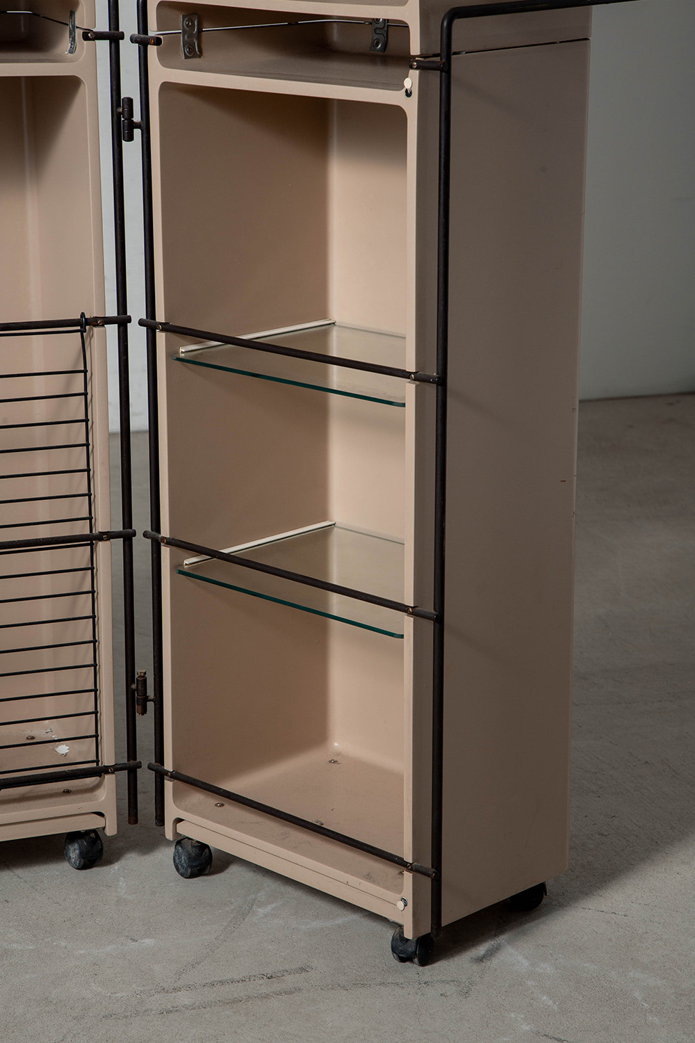 Shelf in Steel , Glass and Plastic