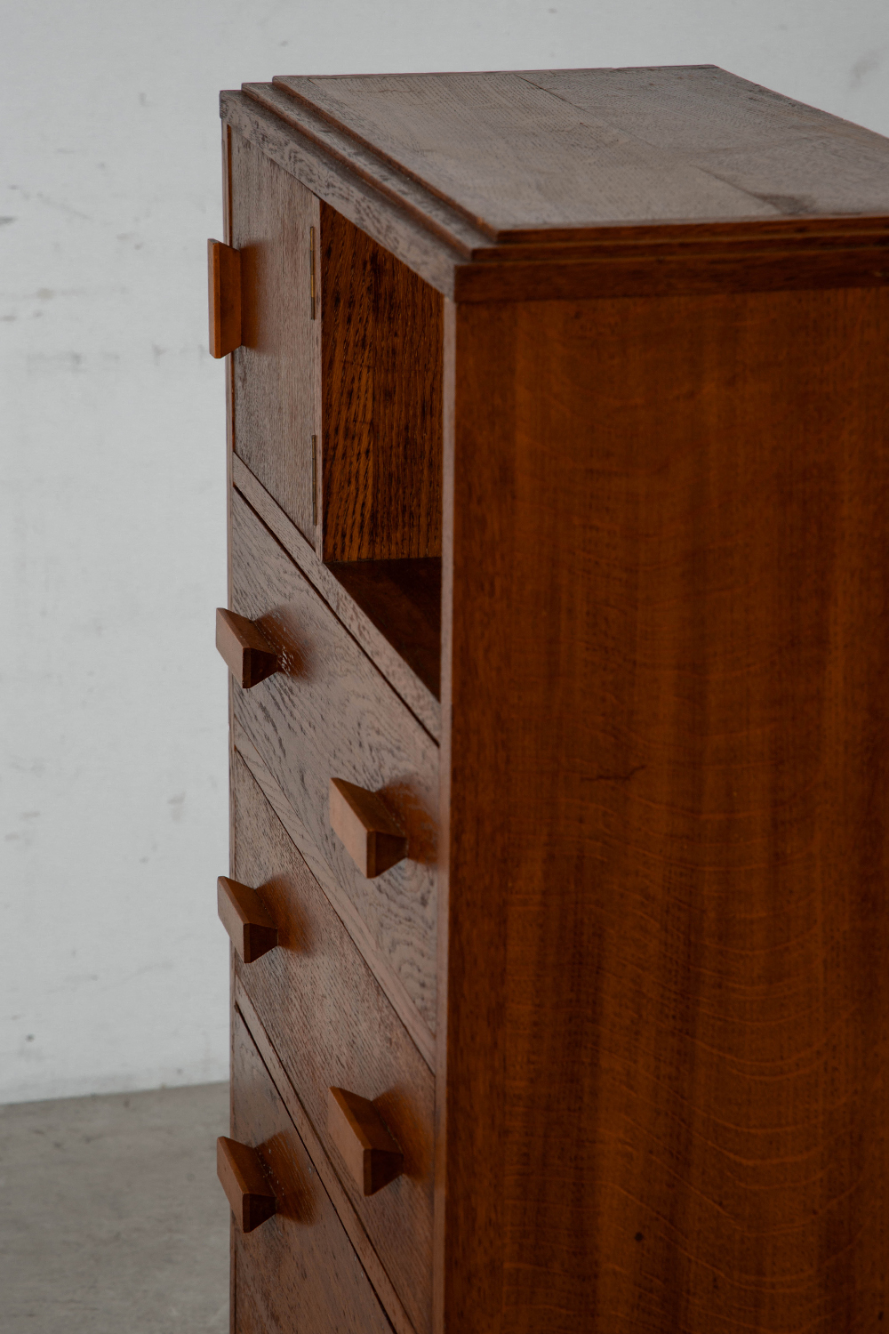 Cabinet in Wood
