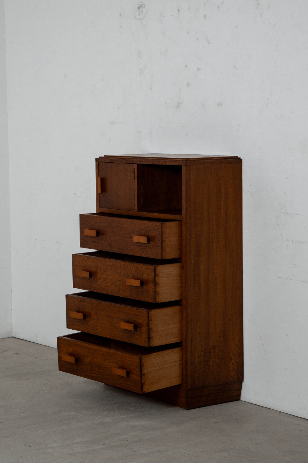 Cabinet in Wood
