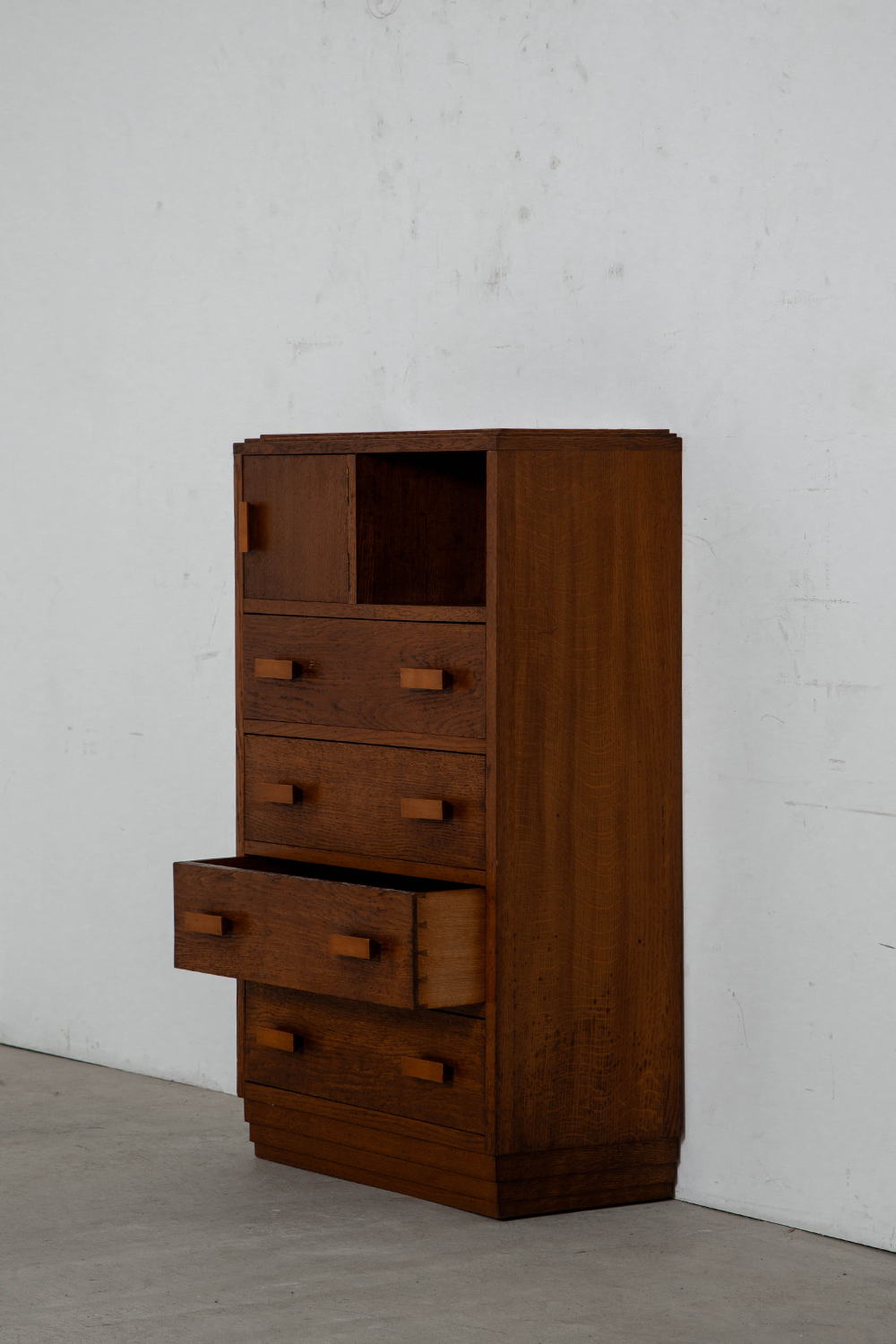 Cabinet in Wood