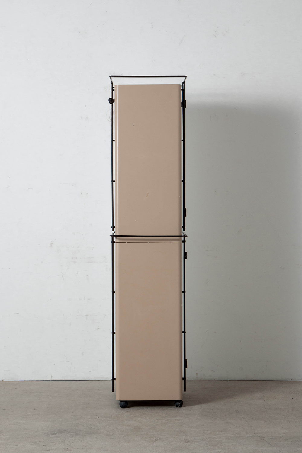 Shelf in Steel , Glass and Plastic