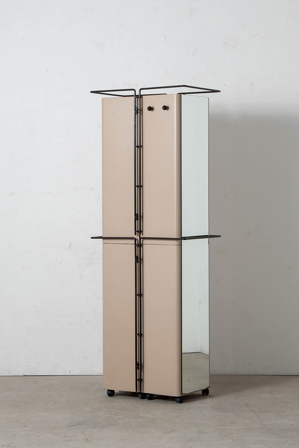 Shelf in Steel , Glass and Plastic