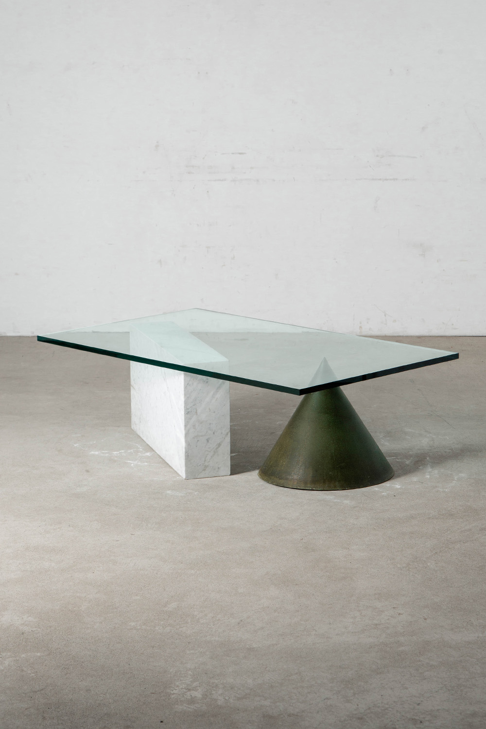 Kono Coffee Table by Lella and Massimo Vignelli for Casigliani in Marble , Copper and Glass
