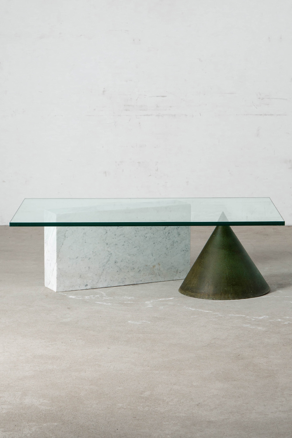 Kono Coffee Table by Lella and Massimo Vignelli for Casigliani in Marble , Copper and Glass