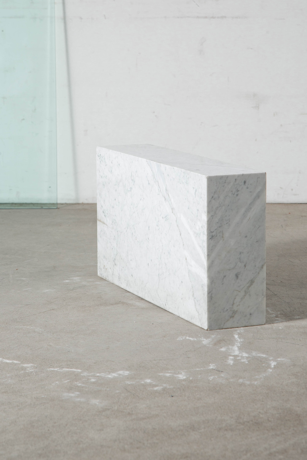 Kono Coffee Table by Lella and Massimo Vignelli for Casigliani in Marble , Copper and Glass