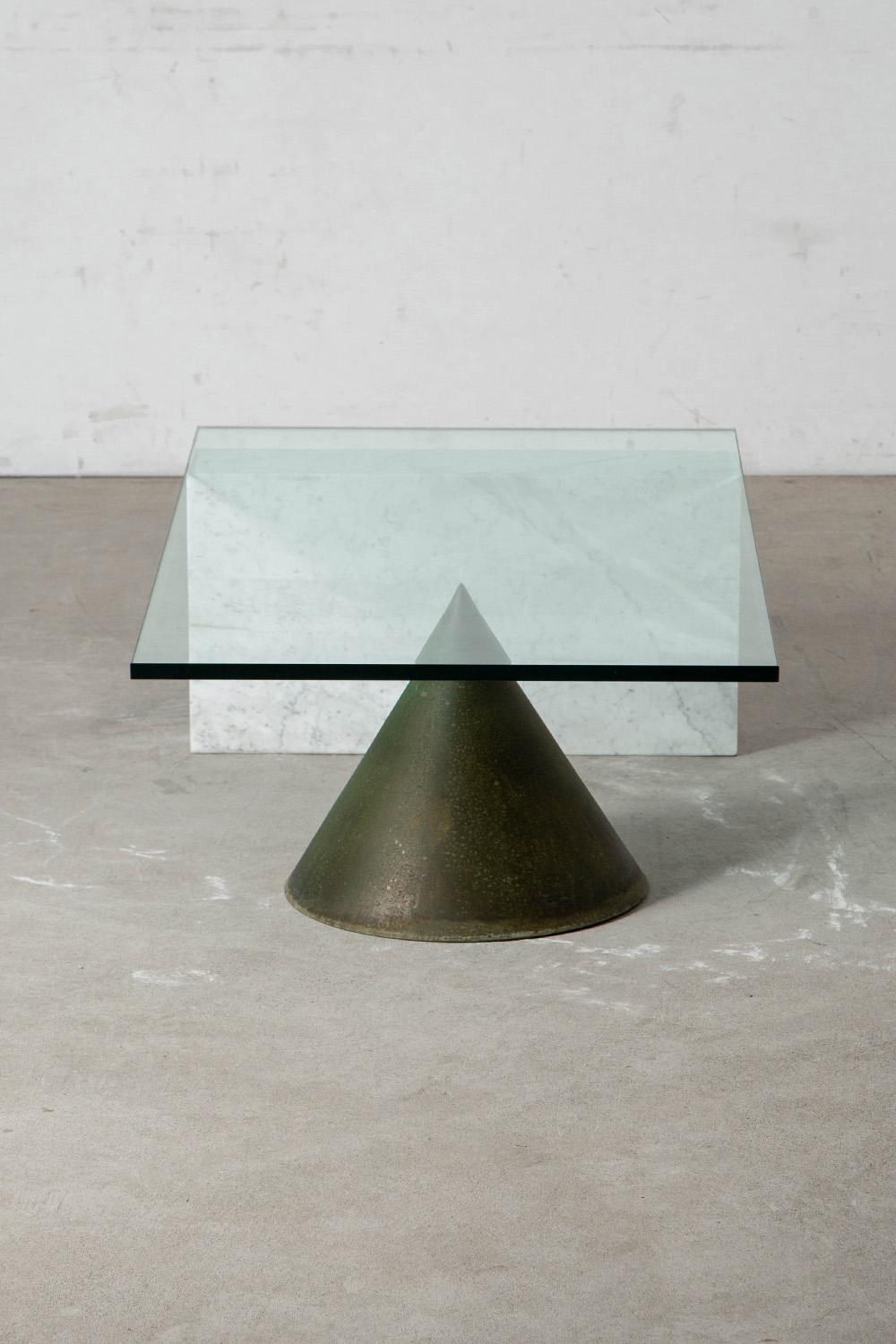 Kono Coffee Table by Lella and Massimo Vignelli for Casigliani in Marble , Copper and Glass
