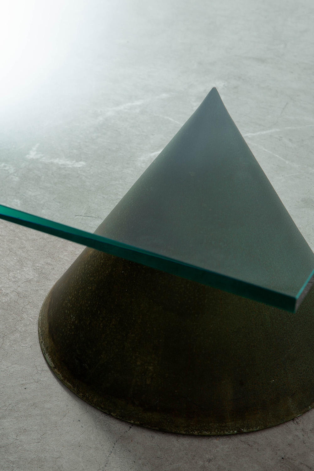 Kono Coffee Table by Lella and Massimo Vignelli for Casigliani in Marble , Copper and Glass