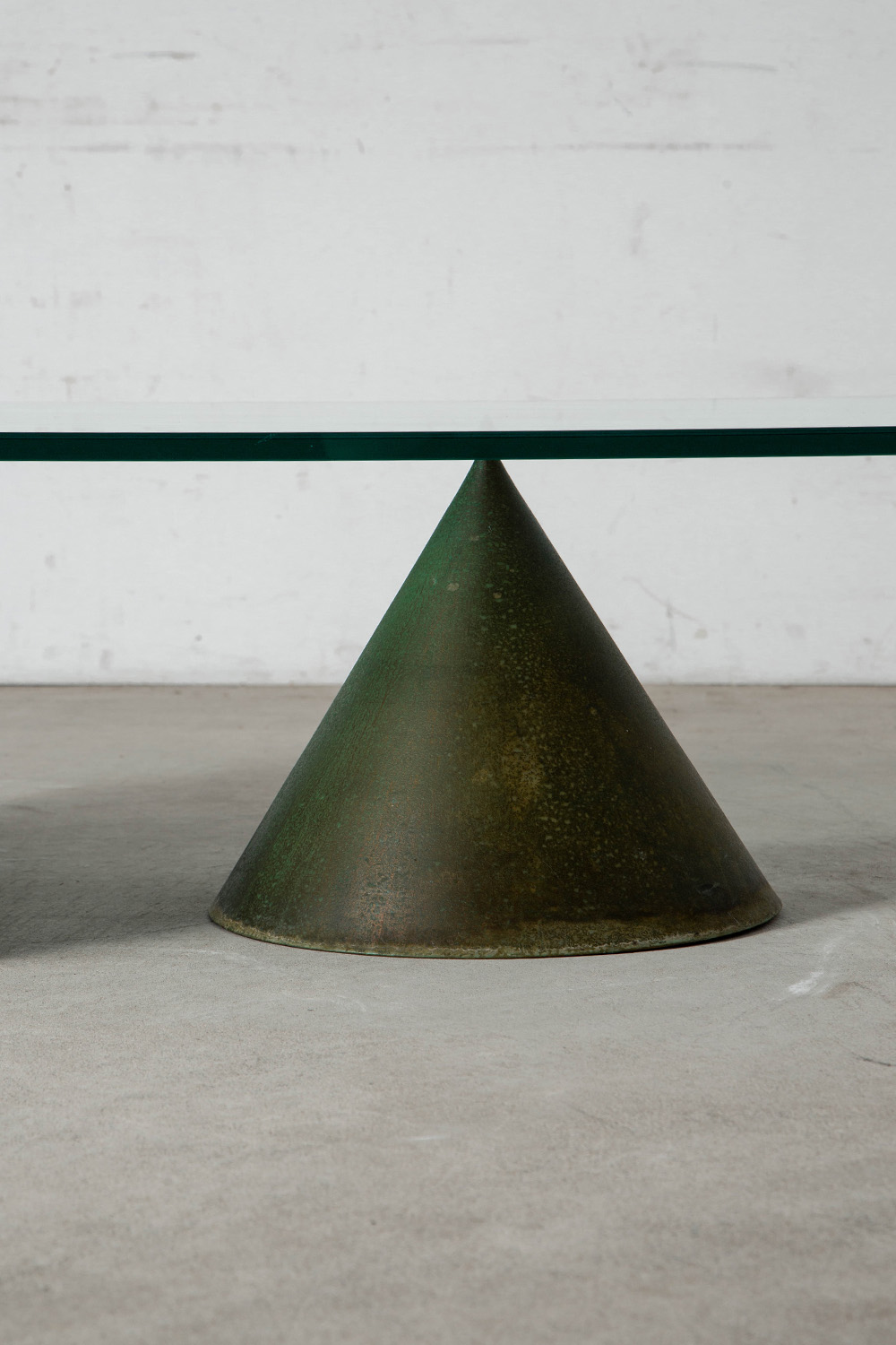 Kono Coffee Table by Lella and Massimo Vignelli for Casigliani in Marble , Copper and Glass