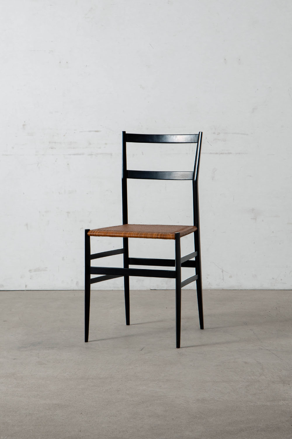 Superleggera,スーパーレッジェーラ,Chair,Gio Ponti,Cassina,Italy,イタリア,清澄白河,Antique,Vintage,Interior Design,stoop,topso,アンティーク,ビンテージ,ヴィンテージ,家具,雑貨,インテリア,店舗什器,設計,インテリアデザイン,内装,什器,店舗設計,ギャラリー,デザイナーズ家具,ショールーム