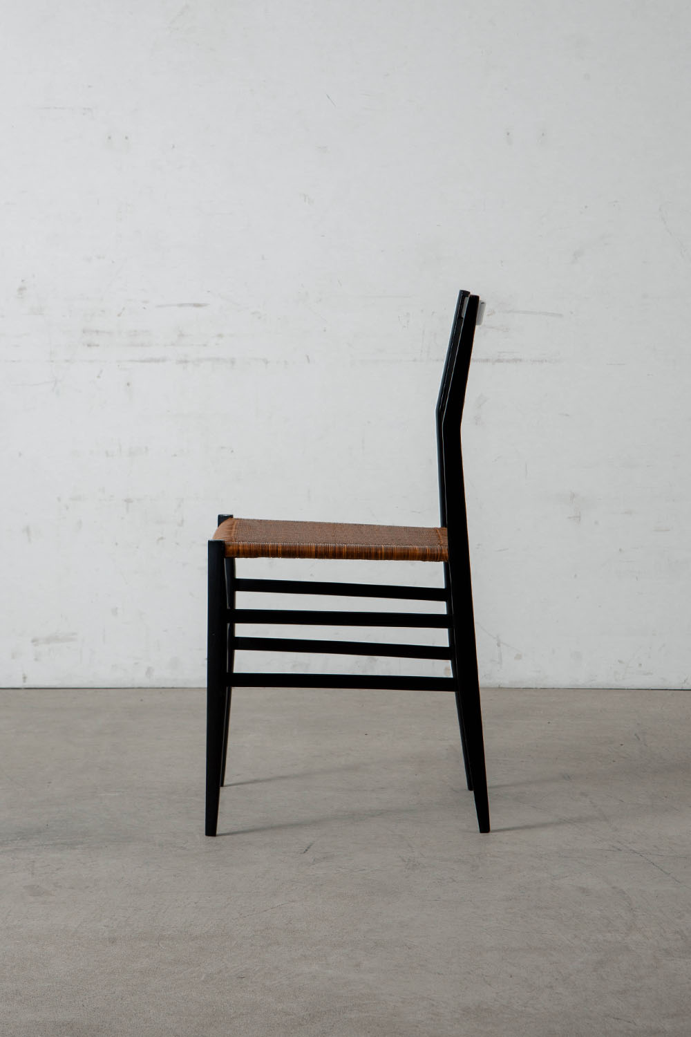 Superleggera,スーパーレッジェーラ,Chair,Gio Ponti,Cassina,Italy,イタリア,清澄白河,Antique,Vintage,Interior Design,stoop,topso,アンティーク,ビンテージ,ヴィンテージ,家具,雑貨,インテリア,店舗什器,設計,インテリアデザイン,内装,什器,店舗設計,ギャラリー,デザイナーズ家具,ショールーム