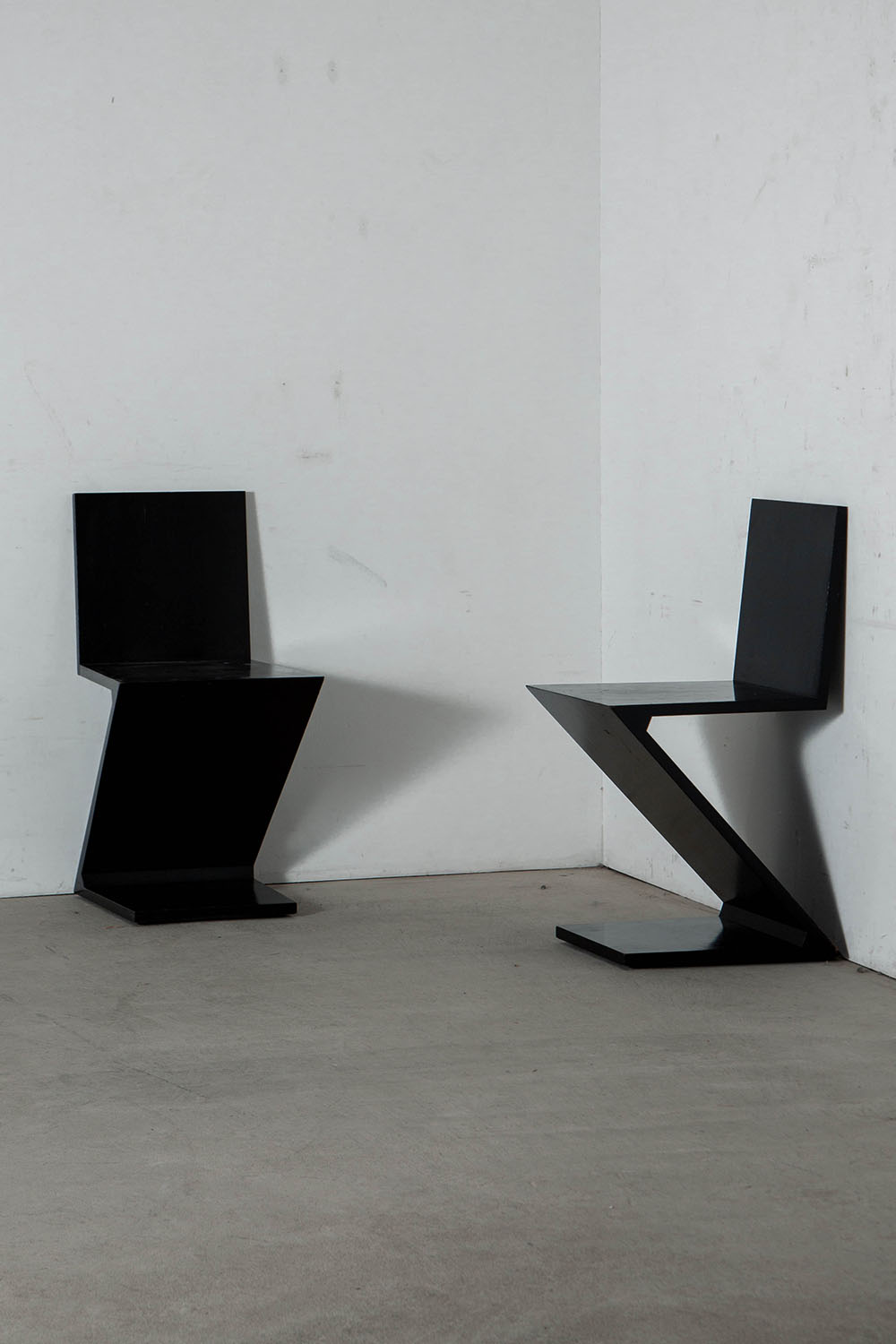 Gerrit Thomas Rietveld,ヘーリット・トーマス・リートフェルト,Cassina,カッシーナ,Zig Zag Chair,Chair,チェア,清澄白河,Antique,Vintage,Interior Design,stoop,topso,Netherlands,Italy,オランダ,イタリア,アンティーク,ビンテージ,ヴィンテージ,家具,雑貨,インテリア,店舗什器,設計,インテリアデザイン,内装,什器,店舗設計,ギャラリー,デザイナーズ家具,ショールーム
