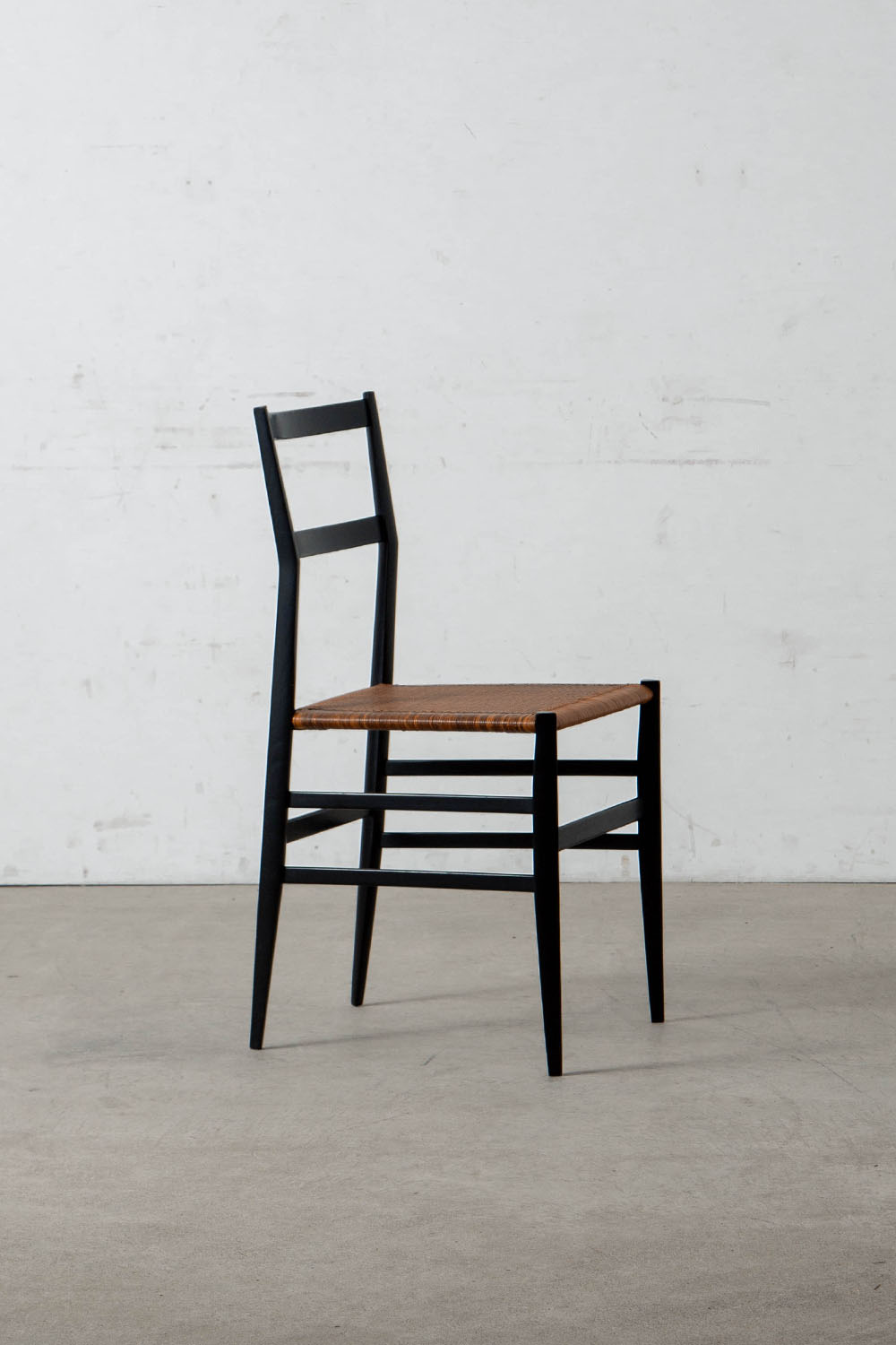 Superleggera,スーパーレッジェーラ,Chair,Gio Ponti,Cassina,Italy,イタリア,清澄白河,Antique,Vintage,Interior Design,stoop,topso,アンティーク,ビンテージ,ヴィンテージ,家具,雑貨,インテリア,店舗什器,設計,インテリアデザイン,内装,什器,店舗設計,ギャラリー,デザイナーズ家具,ショールーム