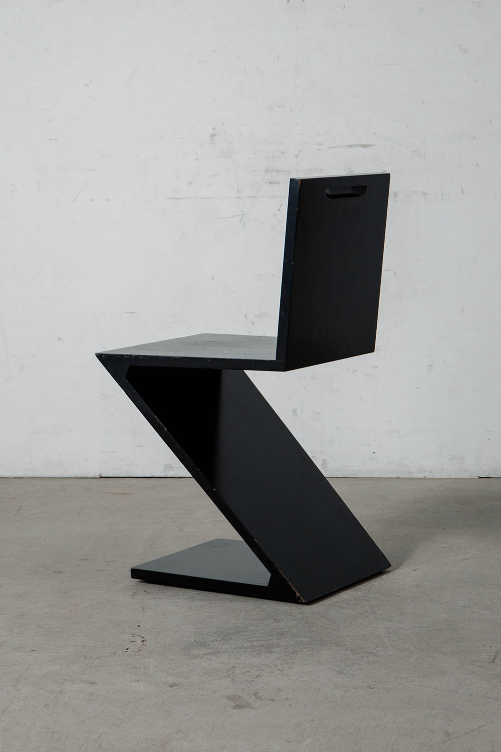 Gerrit Thomas Rietveld,ヘーリット・トーマス・リートフェルト,Cassina,カッシーナ,Zig Zag Chair,Chair,チェア,清澄白河,Antique,Vintage,Interior Design,stoop,topso,Netherlands,Italy,オランダ,イタリア,アンティーク,ビンテージ,ヴィンテージ,家具,雑貨,インテリア,店舗什器,設計,インテリアデザイン,内装,什器,店舗設計,ギャラリー,デザイナーズ家具,ショールーム