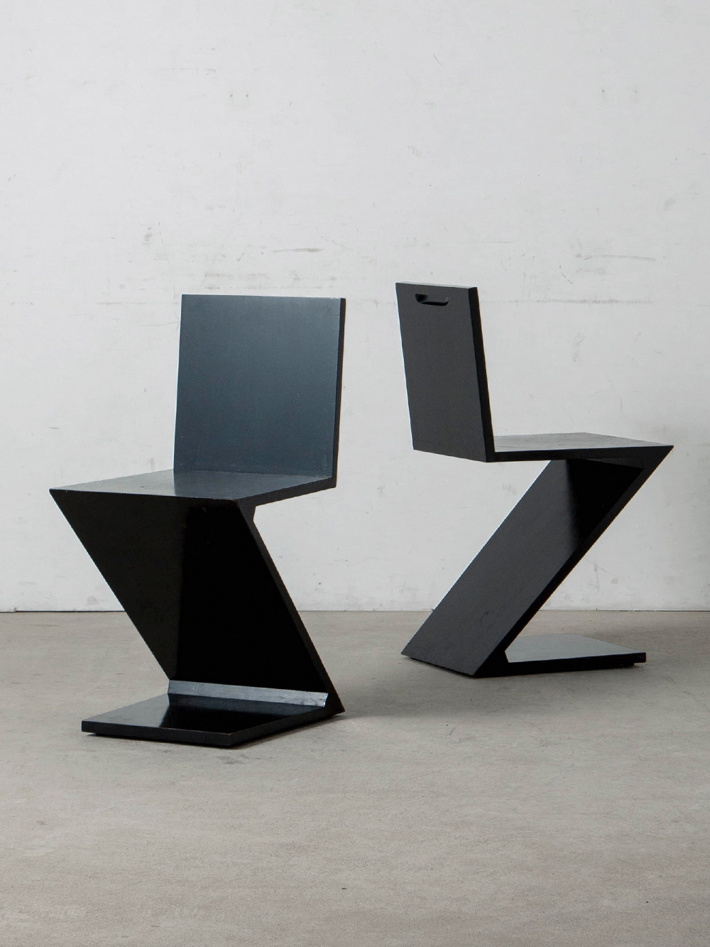 Zig Zag Chair by Gerrit Thomas Rietveld for Cassina